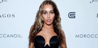 Miley Cyrus Tears Up While Being Named Youngest Disney Legend 'I Stand Here Proud to Have Been Hannah Montana'