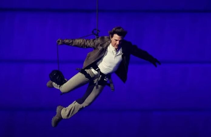 Tom Cruise Hands Paris Olympics Off to Los Angeles in Cross-Country, Skydiving Stunt at Closing Ceremony Tom Cruise Hands Paris Olympics Off to Los Angeles in Cross-Country, Skydiving Stunt at Closing Ceremony